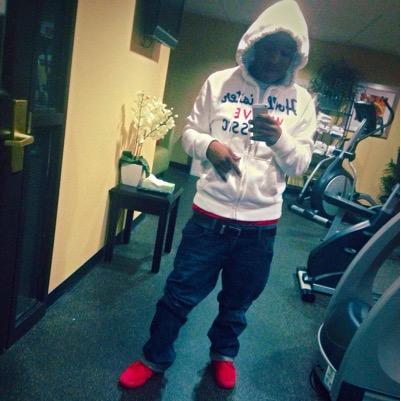 You hoe will get slayed(SLAYED) bring her round these slums