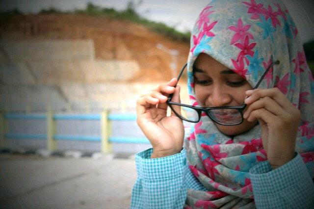 Jangan mempertanyakan diri anda pada orang lain karna jawabannya ada pada diri anda sendiri.