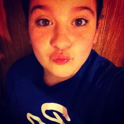 -snapchat: kayleighjcox
-vine: Kayleighjocelyncox
- play basketball for: Bell Central Lady Dawgs