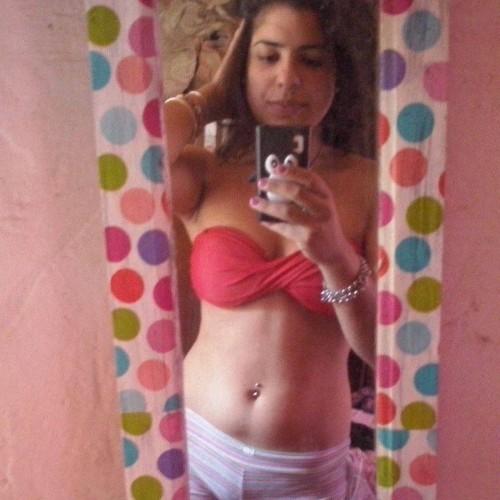 20 añitos. Bisexual de las mas degeneradas, me encanta ser penetrada y tragar semen. Me calientan mucho las pendejas. No whatssap, no skype. Solo diversión aquí