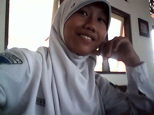 rizqi_wijayanti's profile picture. 