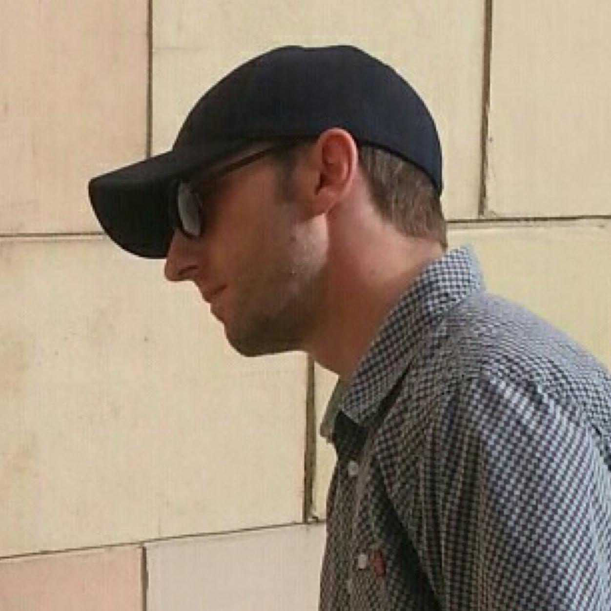 dee_nikola1's profile picture. 