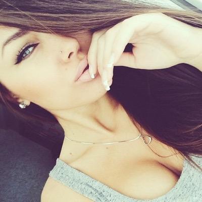 palmtrees___'s profile picture. It's me on the profile picture :) My favorite picture of me. / Miami / 17 years old / Waiting to be following by @tyga patiently...♡