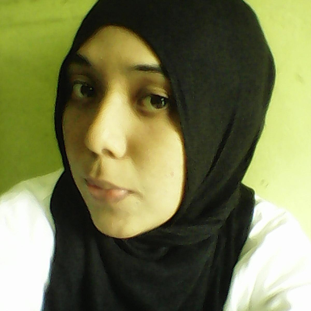 Getting student at UMSU I being an author I being an english teacher I twins of Raisa Andriani and single like NatashaFarani