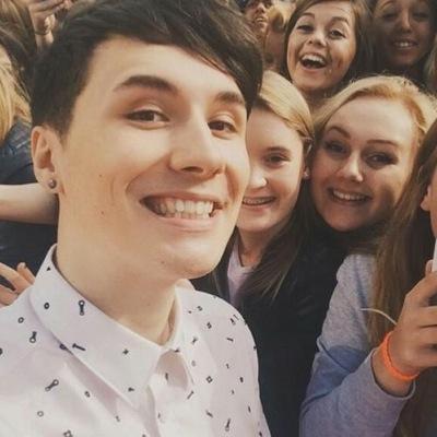 this is a free follow from @twinklyhowell enjoy your day