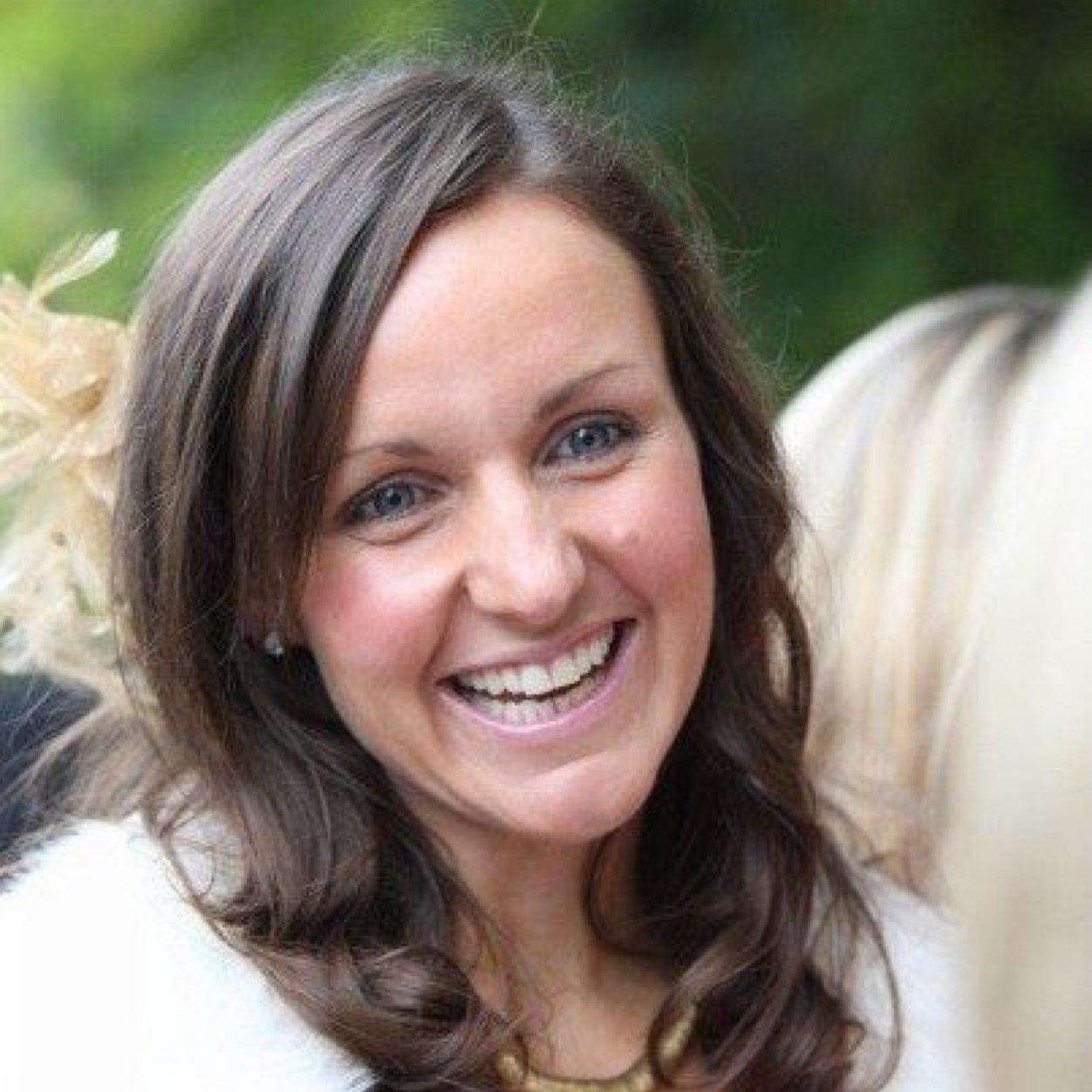 Consultant Medical Oncologist (breast cancer), NRS research fellow and mummy to two lovely little people. Also likes trying to cook, pretty 👗& chasing the ☀️