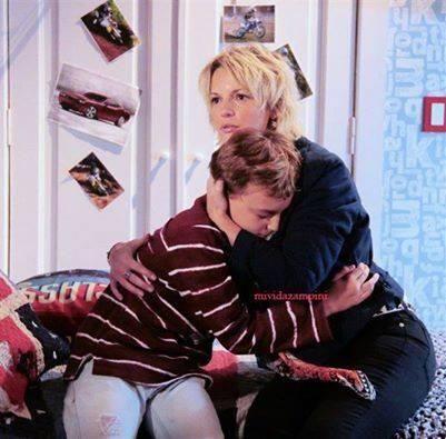 tener un lugar a donde ir es un hogar. tener a alguien a quien amar es una familia. tener ambas es una bendicion... Club de fans de la Actriz  CARINA ZAMPINI
