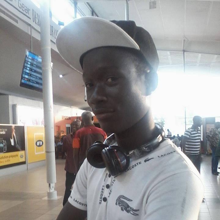jeune ivoirien branche et cool qui etudier    l institue audio visuel  d abidjan