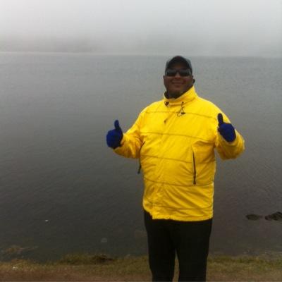 Soy carabobeño de Naguanagua, padre de  MANUEL Y ALEJANDRO, magallanero , trotamundero y carabobo fc, real madrid y ligo a todos los venezolanos