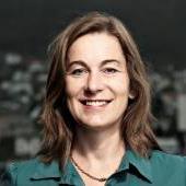 Nysgjerrig og ønsket å bidra til å løfte de som trenger det mest lokalt og globalt. Over middels opptatt av helse- og utviklingspolitikk.