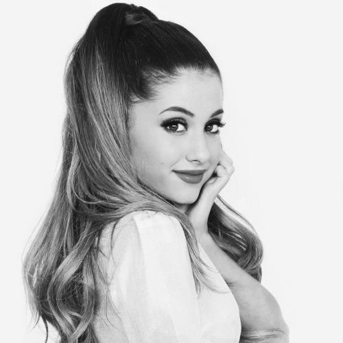 grandelattx's profile picture. 