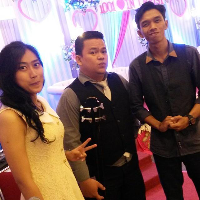 Acoustic Trio. Melayani & berkarya. Samuel (Bassist), Gabriel (Guitarist), Kiko (Vocalist). Mail: baju.official@gmail.com - Ph: 081807859887 - ig: baju.official