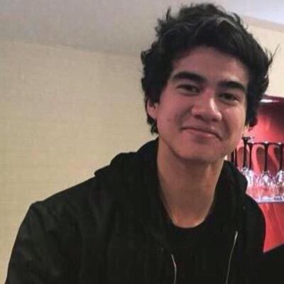 if you see this can you please rt this and help me get a luke/4 ily all x https://t.co/ODOEAkl5aV