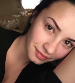 Demi_Diferente1's profile picture. Demi Lovato/ Lacradora/Flopada