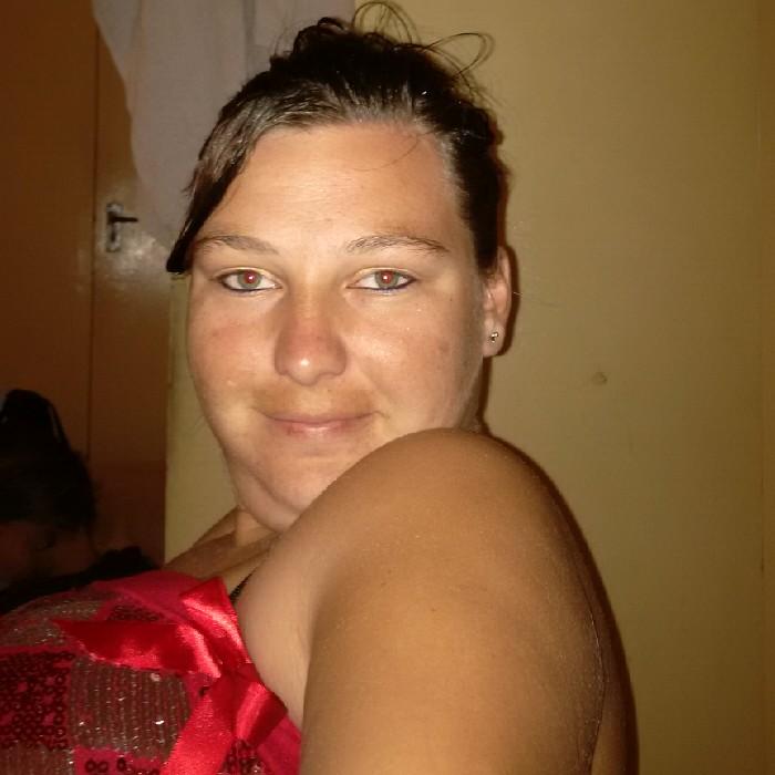 Eliznaq's profile picture. Love isn't about who u are,but with who u share it with.