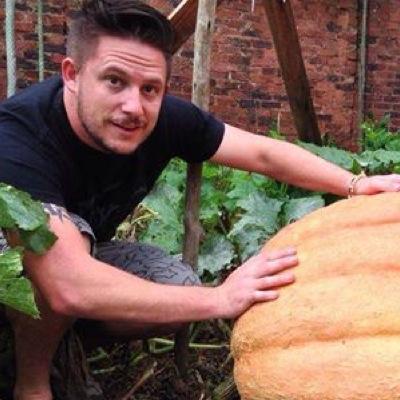 TUFBlog_com's profile picture. I grow veggies organically. Love teaching others how easy it is on my https://t.co/i0VTaKGPMx #MuckIn
