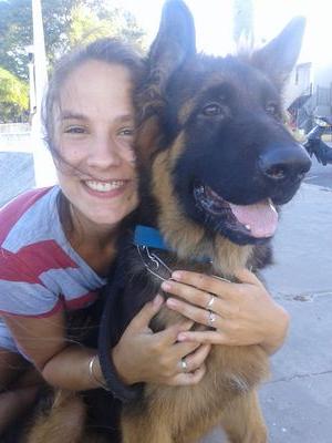 Lucía López Marenghini. CPN y Mag en Finanzas de la UNR. Hincha de Rosario Central.