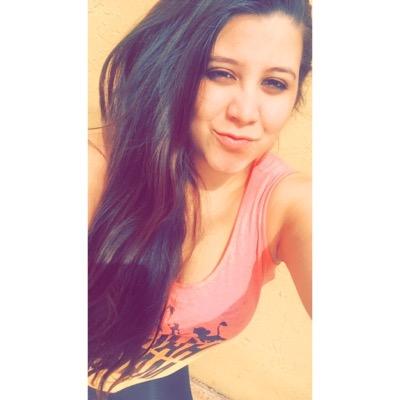 Miami Fl. Single. 22 
Snapchat:yari_morales12 IG: yaritza_morales93