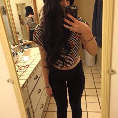 nachbio888's profile picture. a free follow for you, please follow @imurderedmarta for me? otherwise ill unfollow.. thank you:)