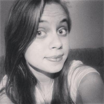 Estudante , 1.6 aninhos , Loiraa , Solteira♡