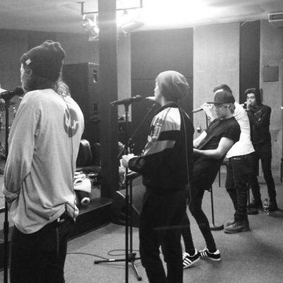 I will never give up my dreams.../ I am completely in love with 5 boys stair/ model(só que não)/ Brazil /15 years/flyer