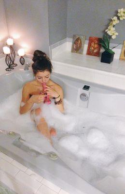 Daily pictures of Female Stoners. Dm me your stoner pictures.