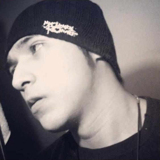 RolandoZaratee's profile picture. Si no luchas no ganas... !!!!