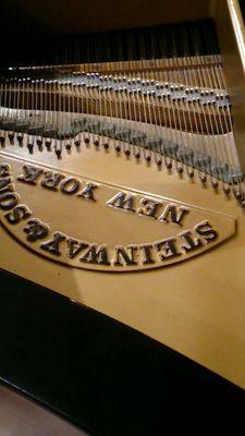 rubychan515's profile picture. 男子2人の母です。クラシックをよく聞きます。読書、ピアノ、わんこ、海外旅行に行ってみたいなぁ～♪