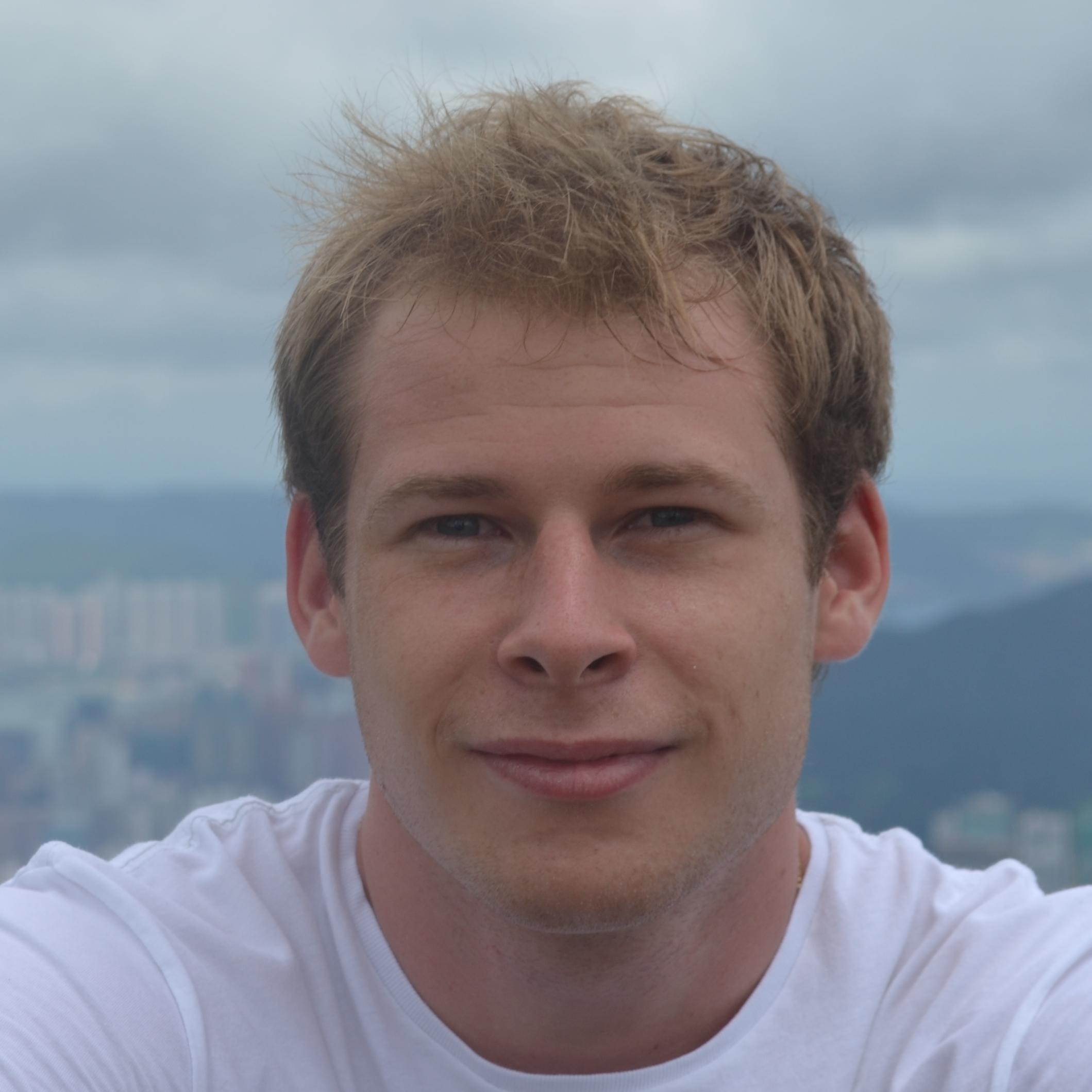 DalmansDenis's profile picture. Diplomé en journalisme européen à l' @Ihecs. A expérimenté @Rtbf , @europarl , @RTLsport, @lacapitale_be, consultant PR chez @teamlewis_be