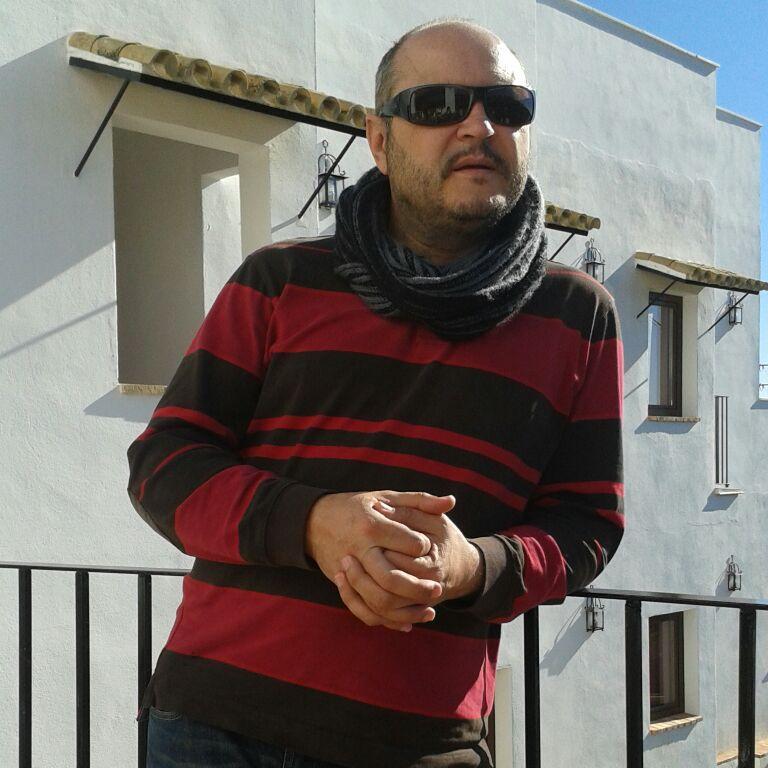 Imaginar el futuro es el primer paso para fabricarlo. Responsable de Seguridad de la Información en Hospital Reina Sofía Presidente de APISA @apisaonline. CISA
