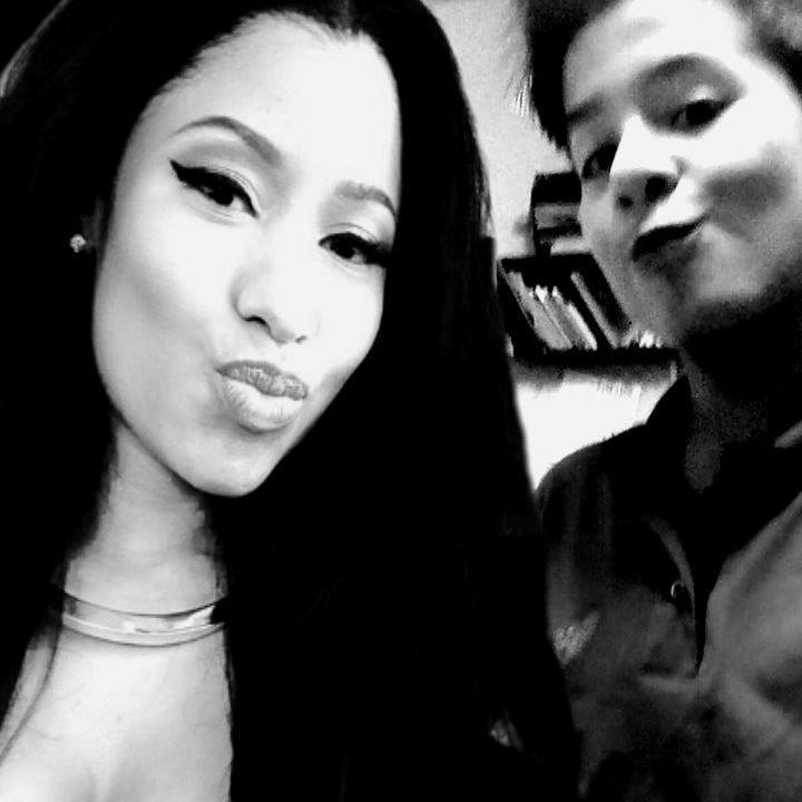 Me Encanta La Pizza Soy del Barcelona Soy Muy Amigable y Amo ah Nicki Minaj