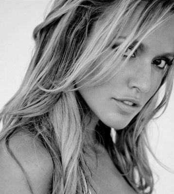 taraleightyler's profile picture. ::Artist Management ::  @Thefareoh @vanillazmusic
@lemalls ~Fla born~• part time Model@fordmodels ~I love sports, space, and science ,but Music is my passion. ~