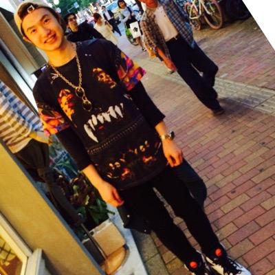 武蔵台高校卒 / 西南学院大卒 / 26歳 / 九州シェイク / 人生楽ありゃ苦もあるさ / のんびり社会人 /