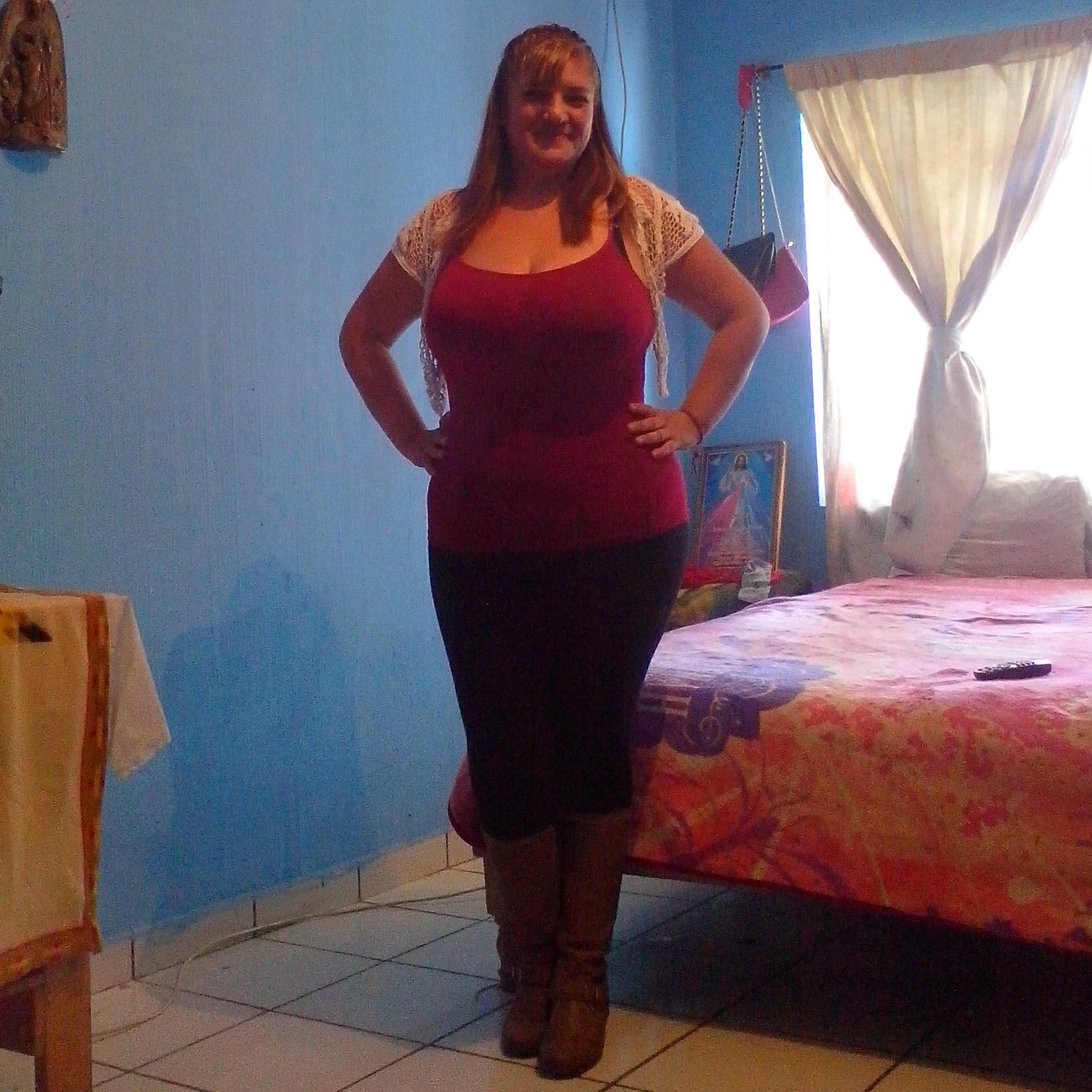 Secretaria ,Adicta a la musica, buena amiga, buena madre, buena empleada, y en amores, mejor solita k mal acompañada :)