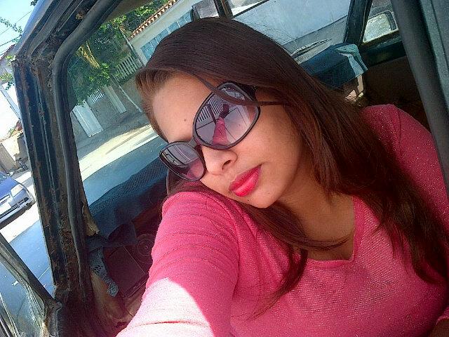 yuveryanez's profile picture. • Hay dos días de la semana por los que no debemos de preocuparnos: Ayer y Mañana. El único día valioso es HOY.