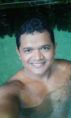 É melhor viver seu próprio destino de forma imperfeita do que viver a imitação da vida de outra pessoa com perfeição.