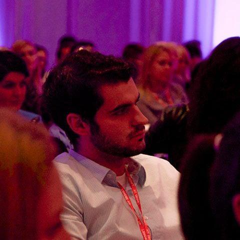Movie maniac, sarcastic, gym rat, trying to understand the unpractical mind of modern day homo sapiens.AIESEC alumni.