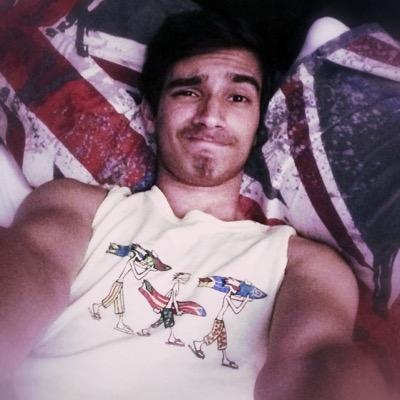 #teamitalia #teamhaycelemsi ♋️| 
Si tu te réveilles avec 4 testicules te prends pas pour Hercules, retourne-toi et vois qu'on t'encule.