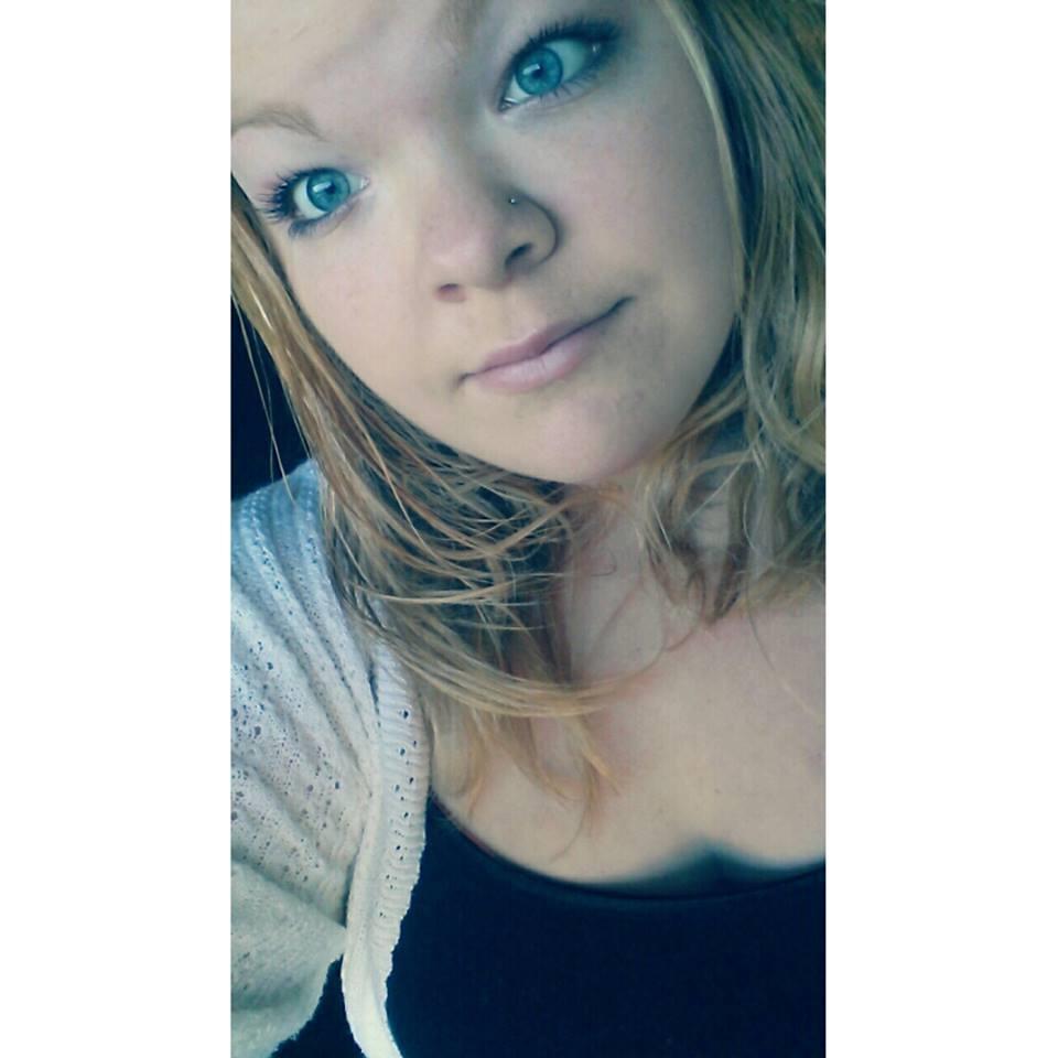 I'm bisexual. 10/21/1997. Singing, dancing, music, quad riding, traveling, Honda fit, single, my dogs. My life.