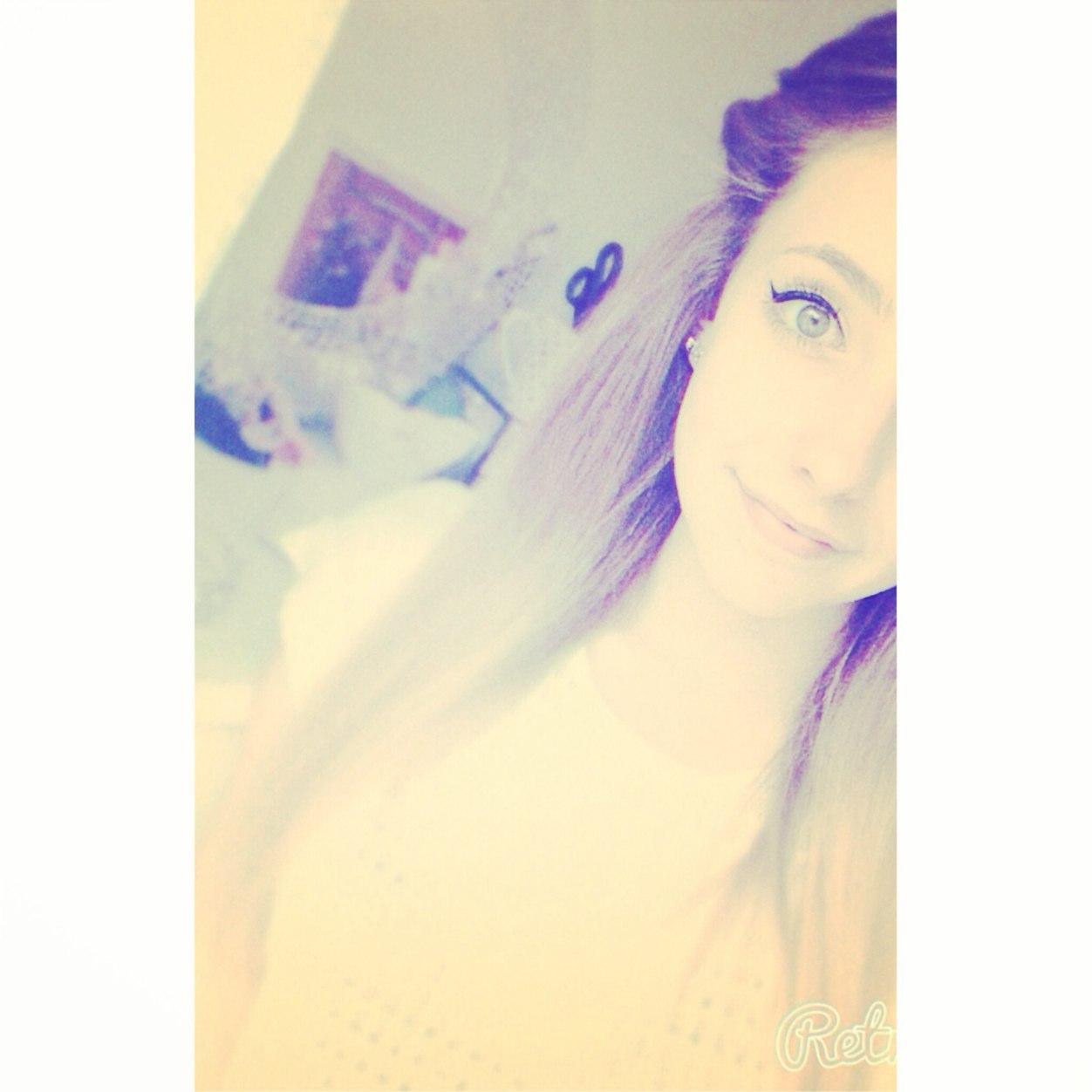 Follow me cuties!!! 
Music is my life :D