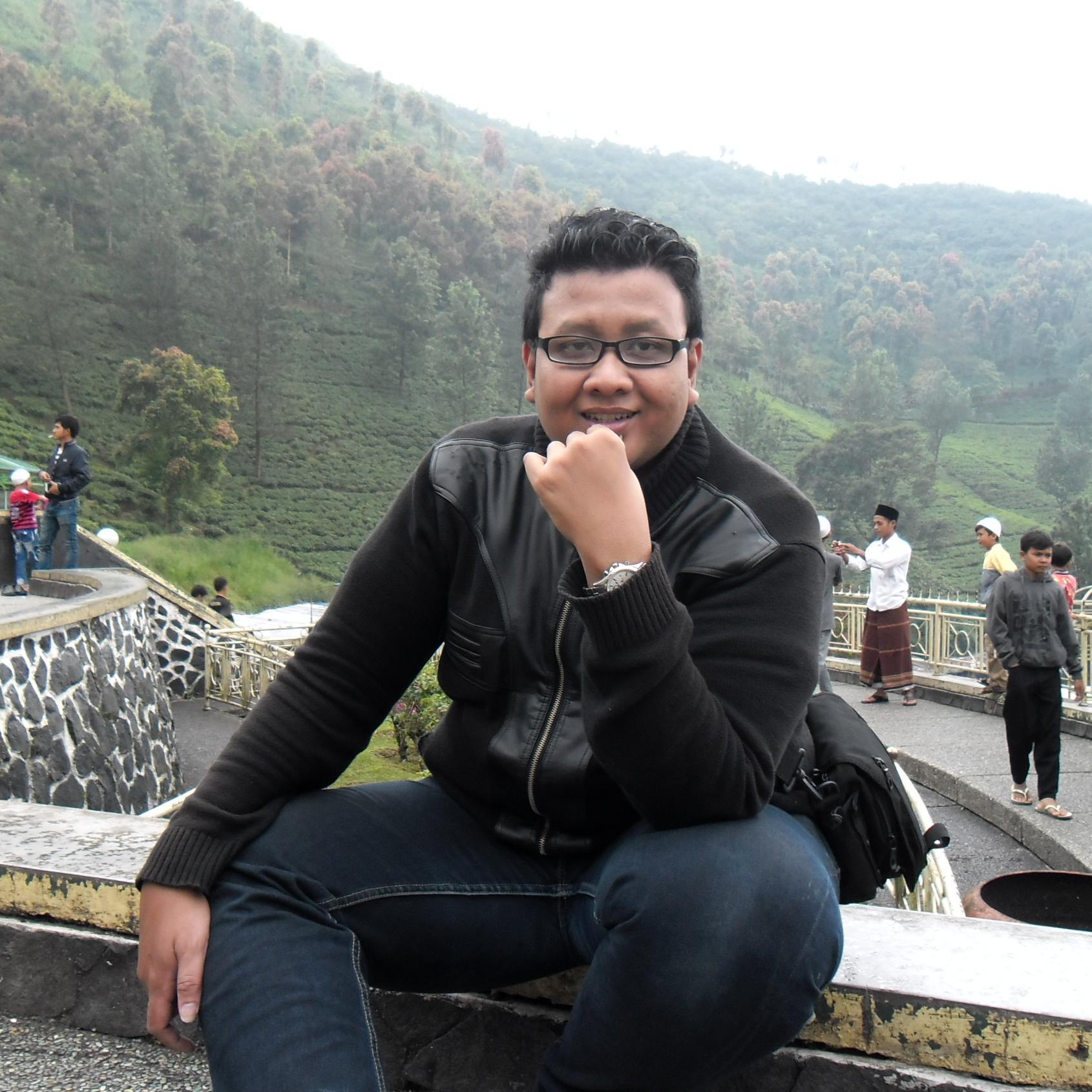 Teguh_Atmaja's profile picture. Fat boy with little curly hair, freedom people, bass player and also madridistas!!! Disfrutar de una pequeña cosa!! My rule is NO RULES!! Why so serious!?