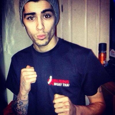 follow @zaylours for more free follows and a fb!! Thank u ily!!