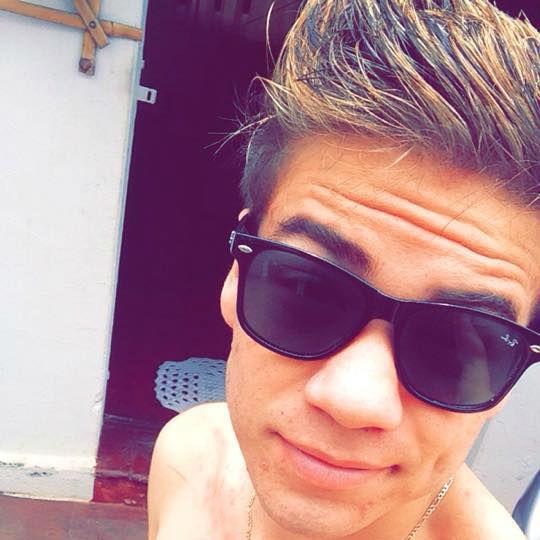 prazer sou seu príncipe, cheio de defeitos ♪ ♥