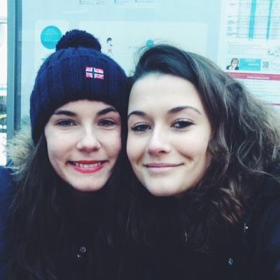 Insta: camlebourhis