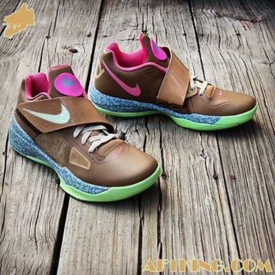 pics of custom kicks u can by hmu if u want yours in