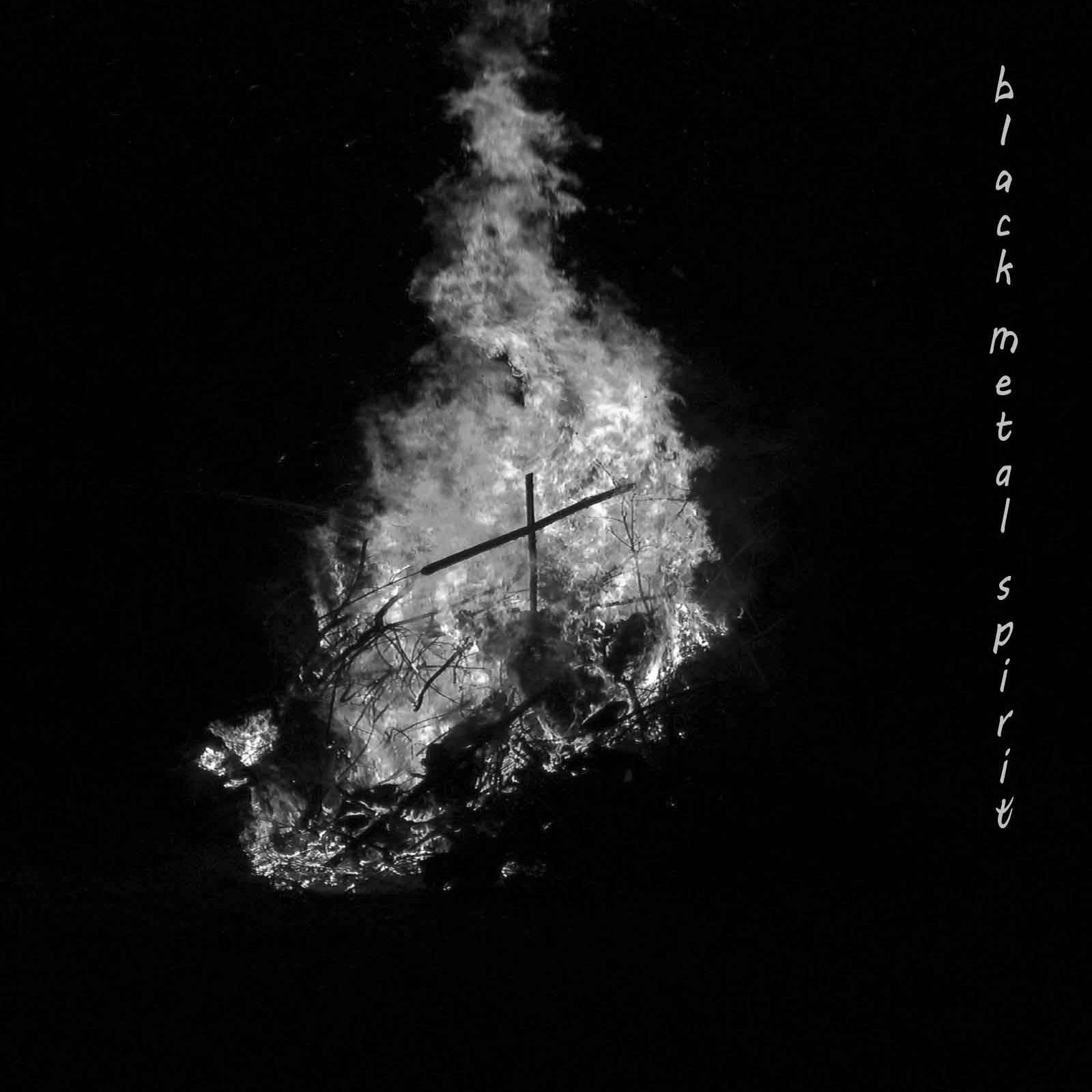 Tienda online de black metal http://t.co/Ic0y4STLw4 y http://t.co/JqJSvn8mI9