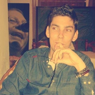 Amante de mis amigos y amigo bandido...o al revés // En la rareza está la belleza... //Diplomado en Magisterio de EF y Licenciado en Documentación