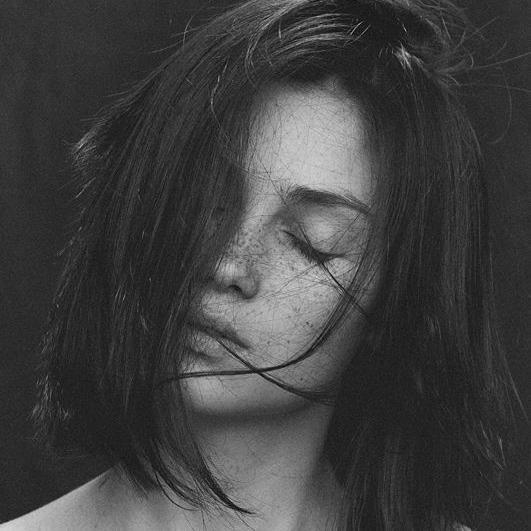 blogtheories's profile picture. indicação de filmes/séries, decoração, beleza, moda e mais! ;)