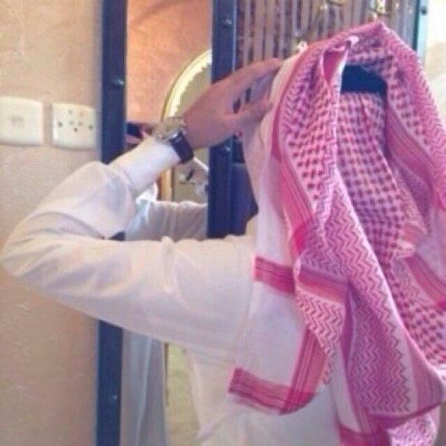 انا خلقت مع الرجاجيل قدام والفضل للمولى عزيز الجلالي ماقصر نظر عيني على حد الاقدام ولا استشير الا زحول الرجالي