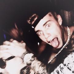 JUSTIN BIEBER, TYGA, JASMINE VILLEGAS, MILK TYSON, MARCUS JOHNS, KING BACH AND CHIS LEÃO FOLLOWS.